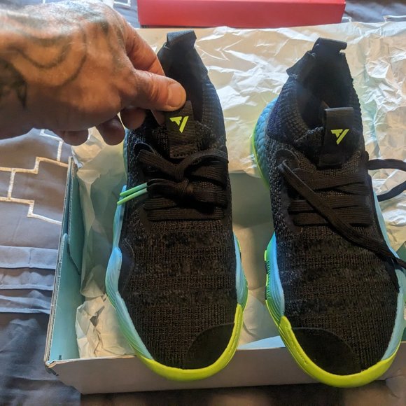 Big Kids' adidas Trae Young 2.0 Basketball Shoes - Picture 3 of 4